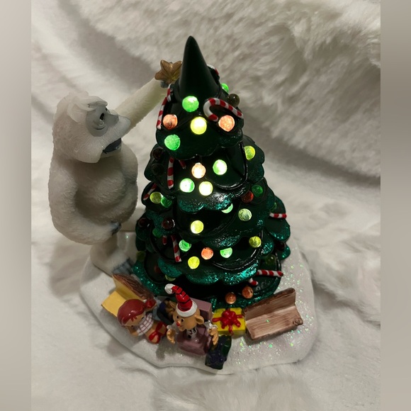 Vintage Hawthorne Village “Bumble & Christmas Town Tree” lighted figurine - Picture 3 of 8